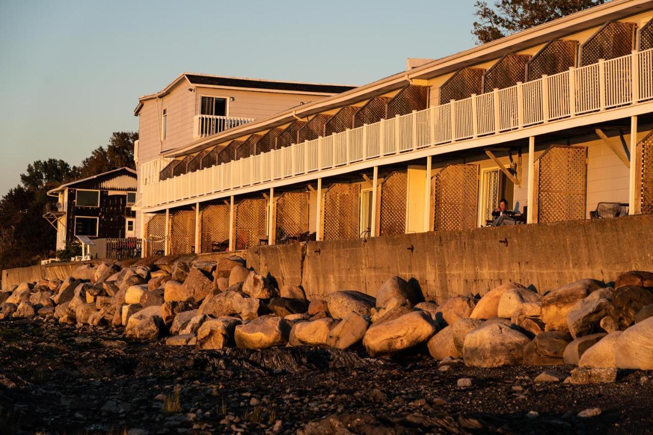 Auberge Sur Mer Notre-Dame-du-Portage Exteriör bild