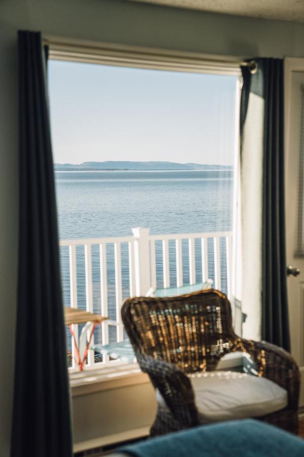 Auberge Sur Mer Notre-Dame-du-Portage Exteriör bild